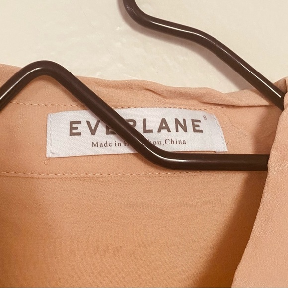 Everlane The Clean Silk Nude Pink Button Down Shirt Blouse Women’s Size Small - Picture 4 of 11